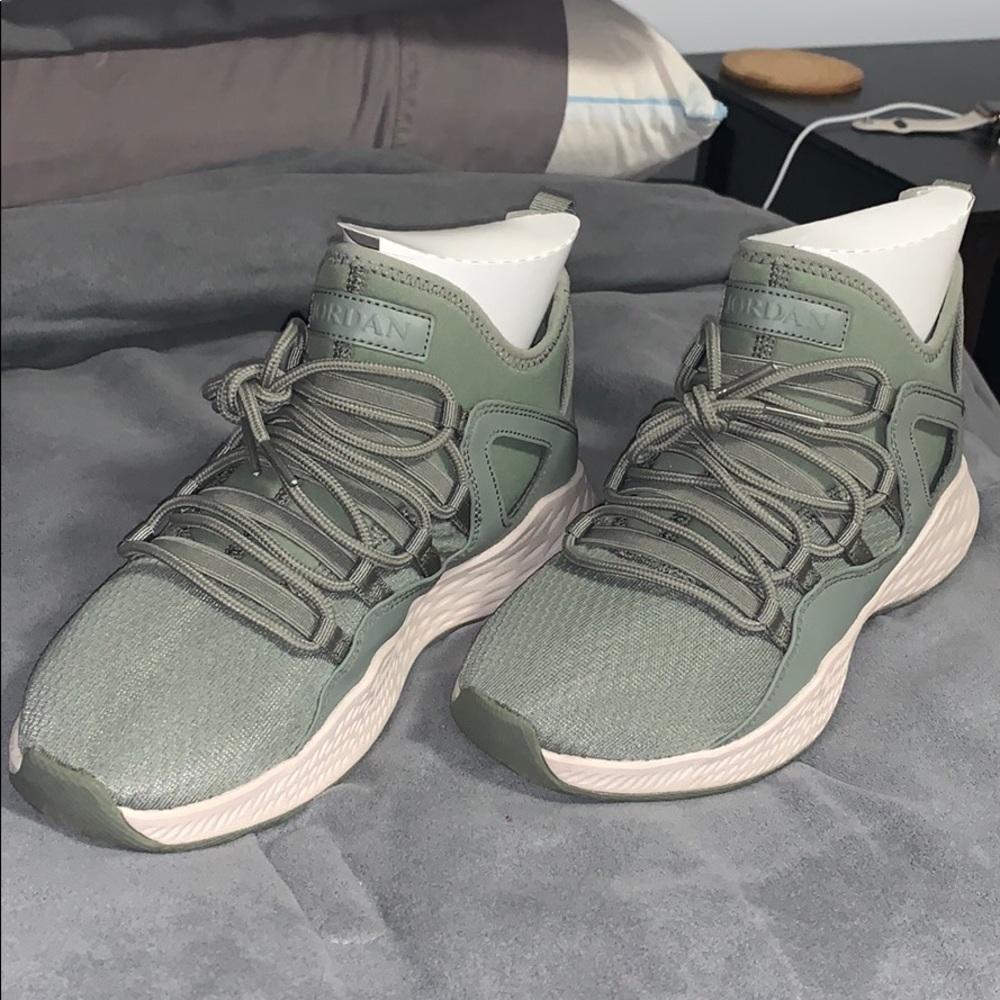 Women’s Jordan Retro edition